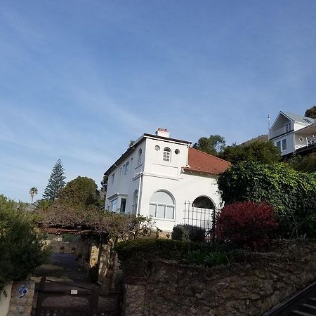 Blue On Blue Bed And Breakfast St James 외부 사진