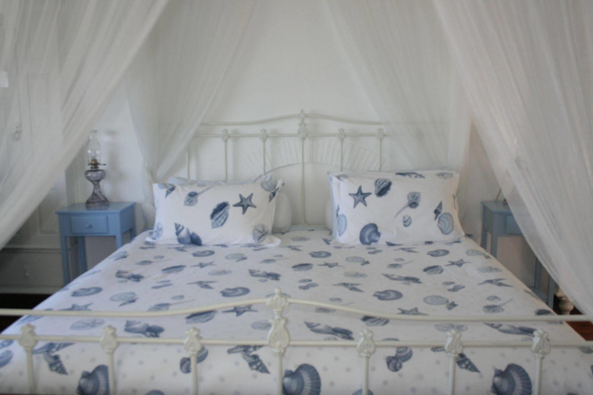 Blue On Blue Bed And Breakfast St James 외부 사진