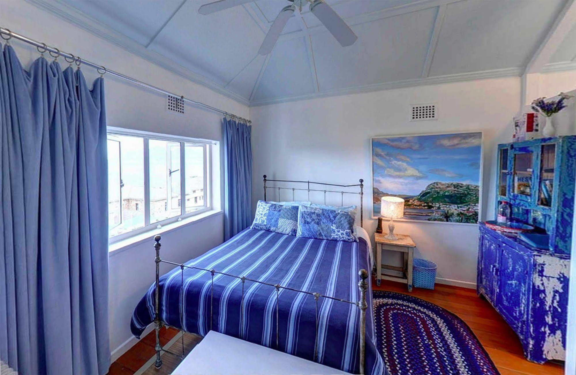 Blue On Blue Bed And Breakfast St James 외부 사진