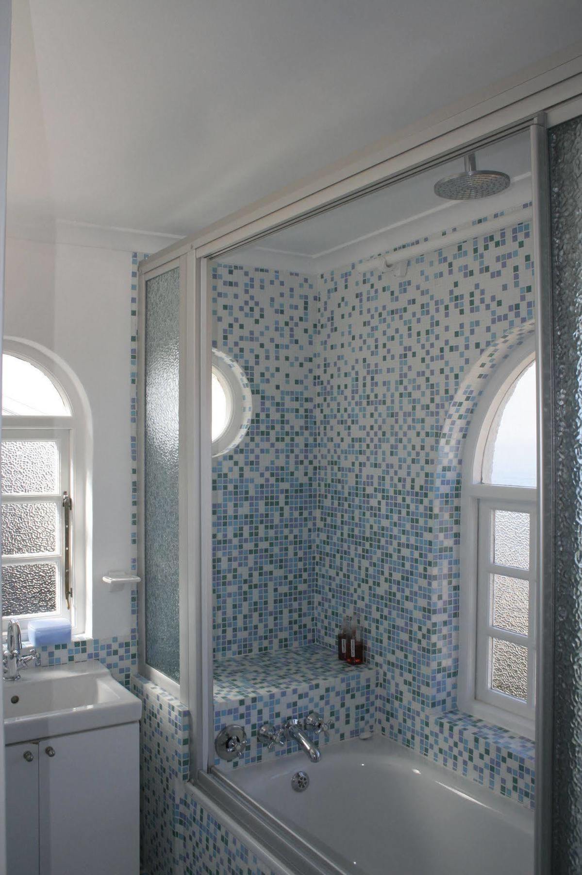 Blue On Blue Bed And Breakfast St James 외부 사진