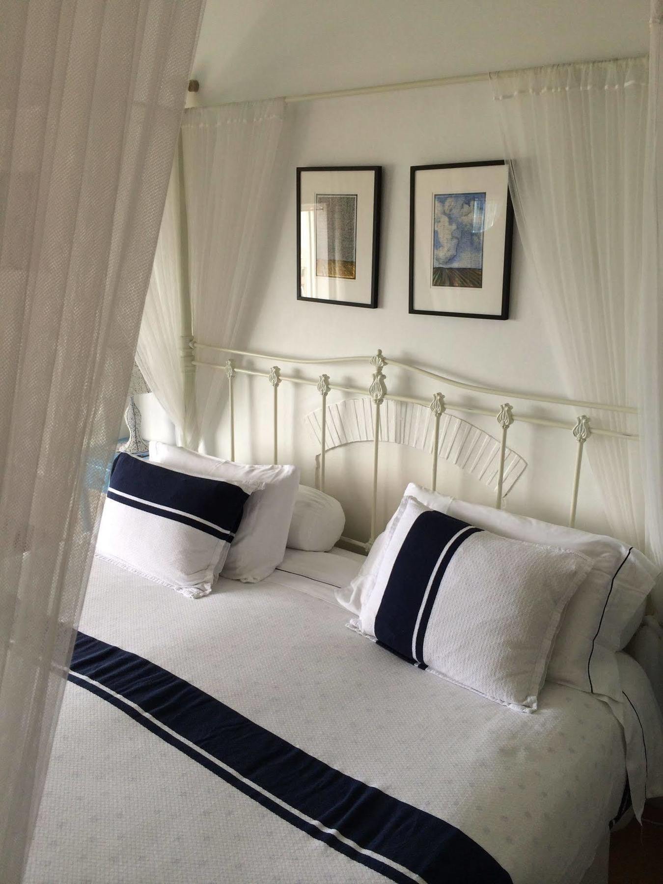 Blue On Blue Bed And Breakfast St James 외부 사진