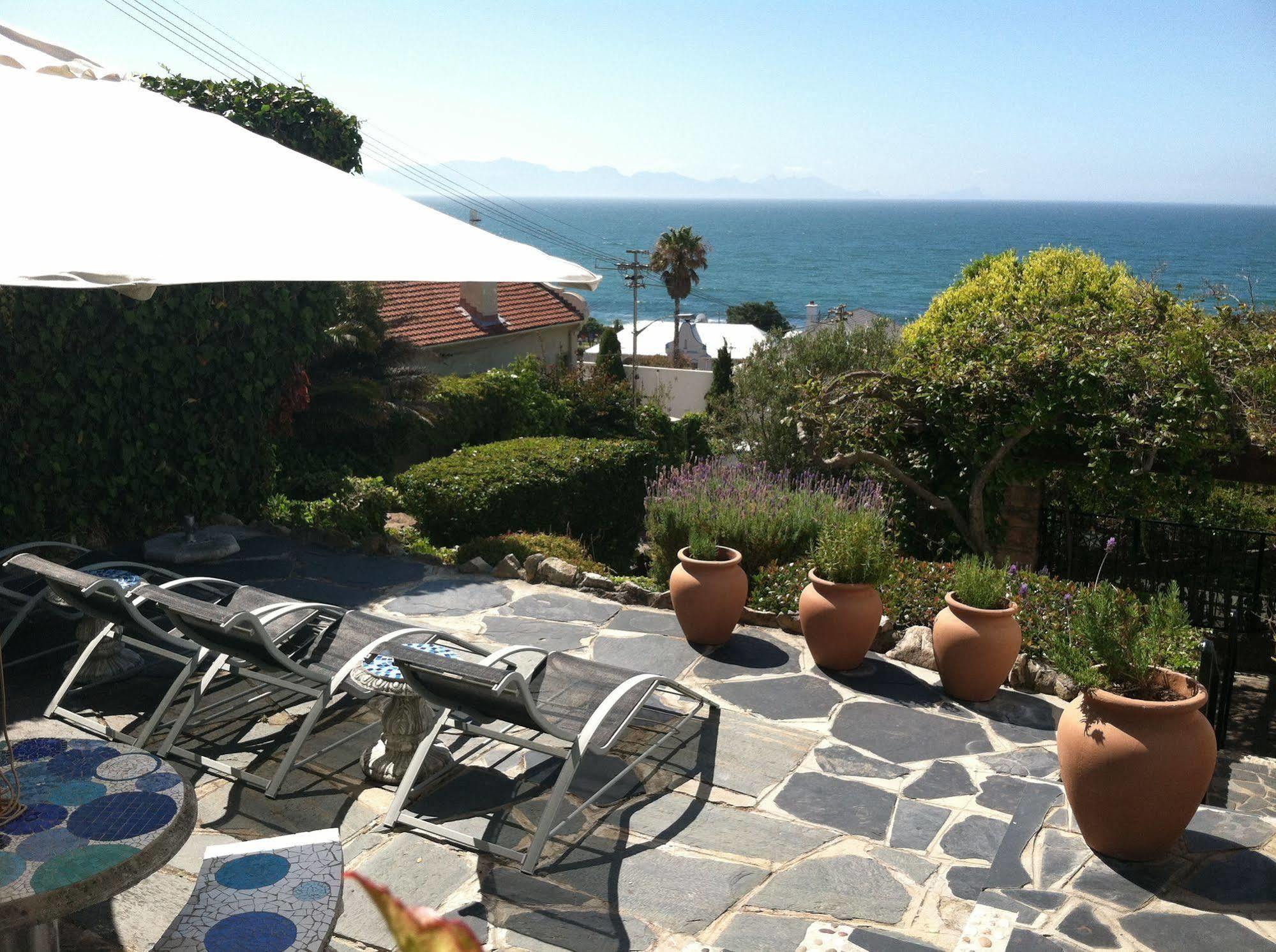 Blue On Blue Bed And Breakfast St James 외부 사진