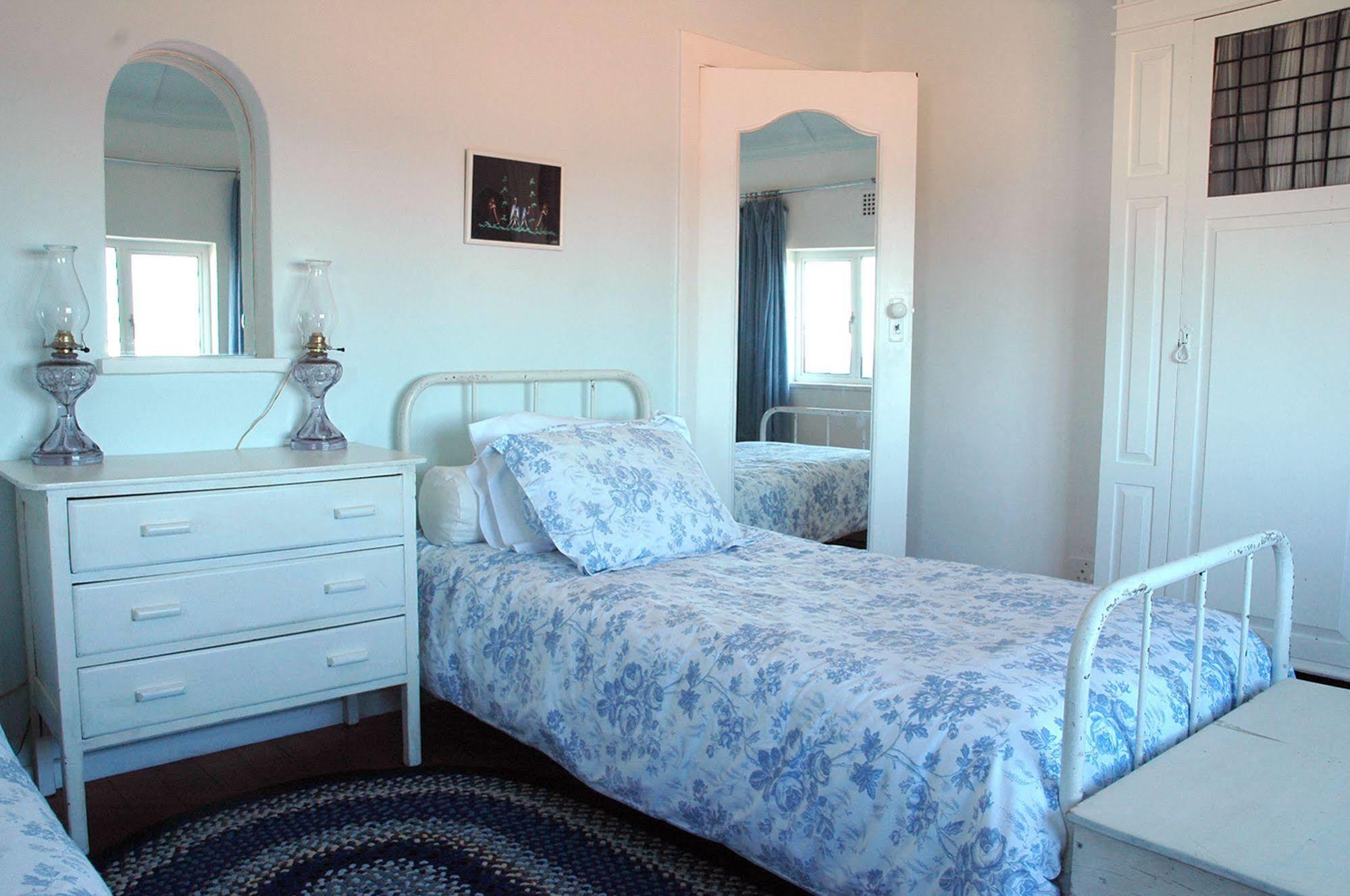 Blue On Blue Bed And Breakfast St James 외부 사진