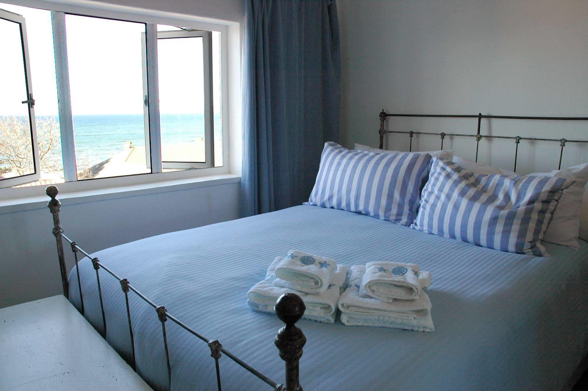 Blue On Blue Bed And Breakfast St James 외부 사진